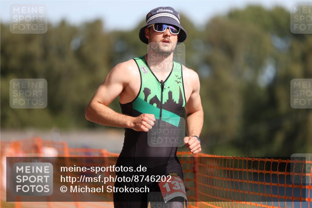 07.09.2025 - 19. Norderstedt Triathlon Michael Strokosch http://msf.ph/oto/8746202 07.09.2025 11:59:43 Laufen 1383 meine-sportfotos.de