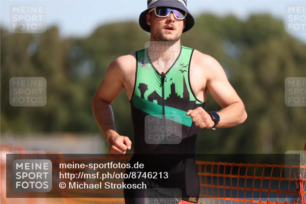 07.09.2025 - 19. Norderstedt Triathlon Michael Strokosch http://msf.ph/oto/8746213 07.09.2025 11:59:43 Laufen 1383 meine-sportfotos.de