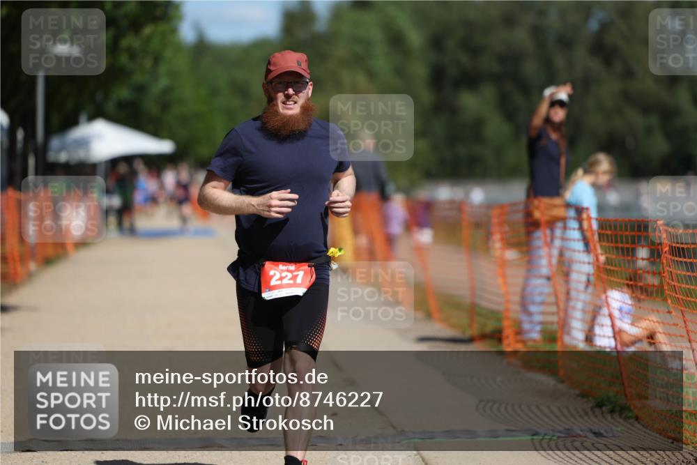 07.09.2025 - 19. Norderstedt Triathlon Michael Strokosch http://msf.ph/oto/8746227 07.09.2025 12:36:31 Laufen 227 meine-sportfotos.de