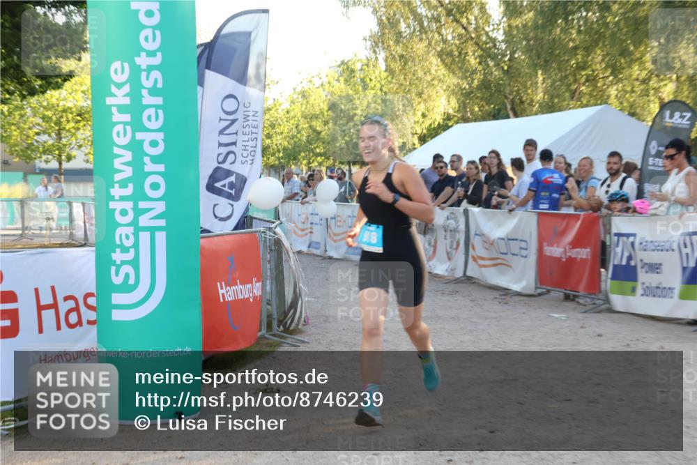 07.09.2025 - 19. Norderstedt Triathlon Luisa Fischer http://msf.ph/oto/8746239 07.09.2025 17:27:16 Ziel 918 meine-sportfotos.de