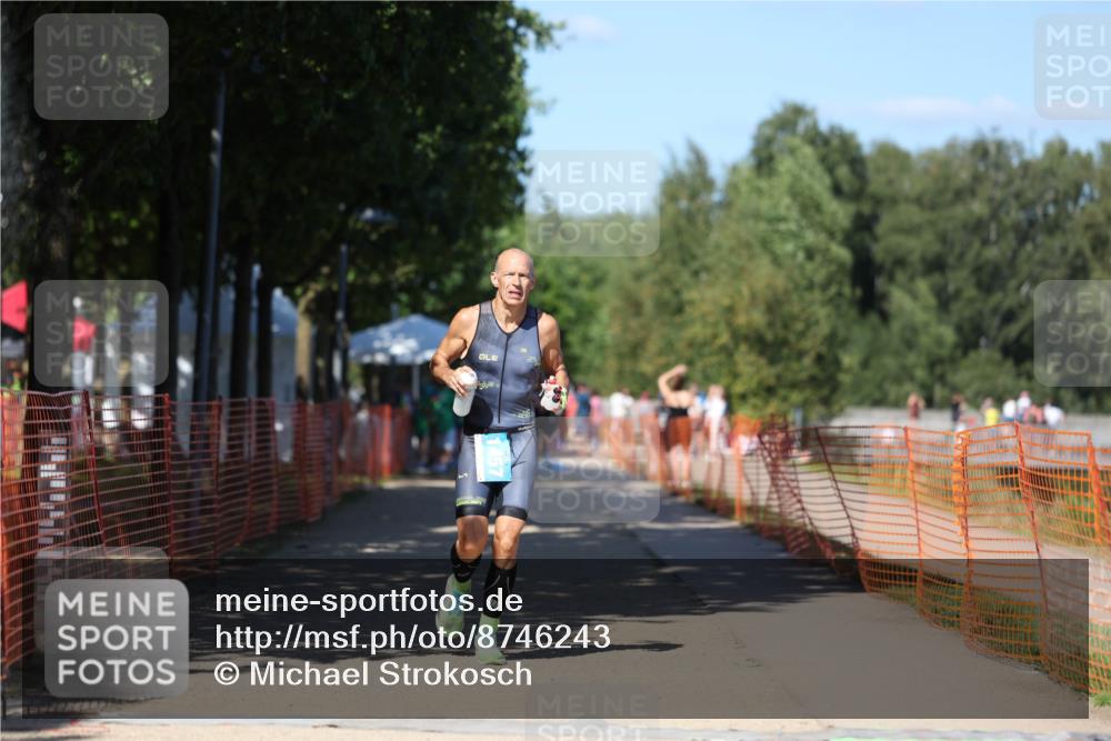 07.09.2025 - 19. Norderstedt Triathlon Michael Strokosch http://msf.ph/oto/8746243 07.09.2025 14:48:21 Laufen 1457 meine-sportfotos.de