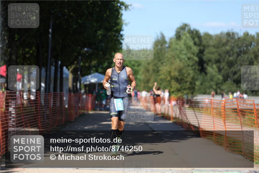 07.09.2025 - 19. Norderstedt Triathlon Michael Strokosch http://msf.ph/oto/8746250 07.09.2025 14:48:21 Laufen 1457 meine-sportfotos.de