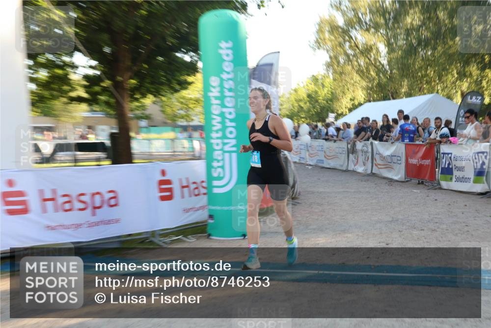 07.09.2025 - 19. Norderstedt Triathlon Luisa Fischer http://msf.ph/oto/8746253 07.09.2025 17:27:16 Ziel 918 meine-sportfotos.de