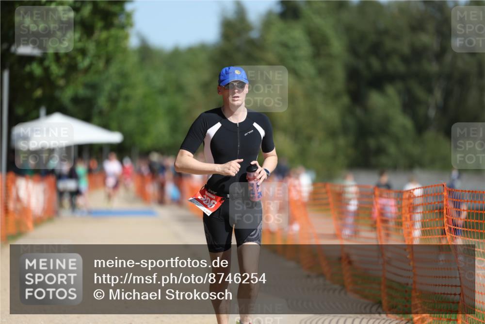07.09.2025 - 19. Norderstedt Triathlon Michael Strokosch http://msf.ph/oto/8746254 07.09.2025 11:59:53 Laufen 306 meine-sportfotos.de