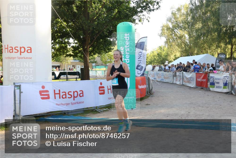 07.09.2025 - 19. Norderstedt Triathlon Luisa Fischer http://msf.ph/oto/8746257 07.09.2025 17:27:17 Ziel 918 meine-sportfotos.de