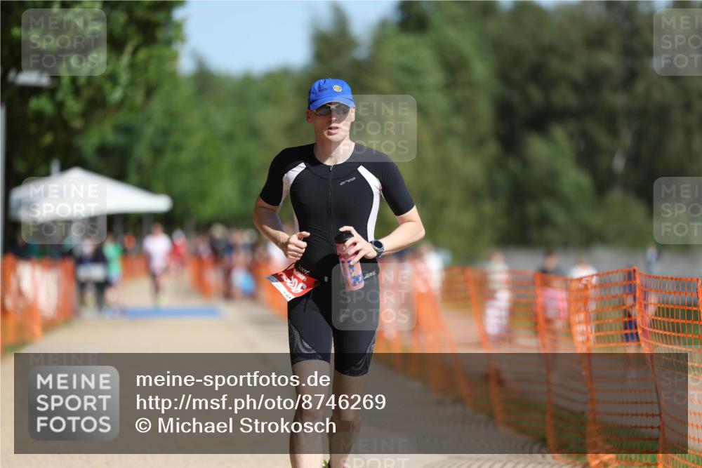 07.09.2025 - 19. Norderstedt Triathlon Michael Strokosch http://msf.ph/oto/8746269 07.09.2025 11:59:53 Laufen 306 meine-sportfotos.de