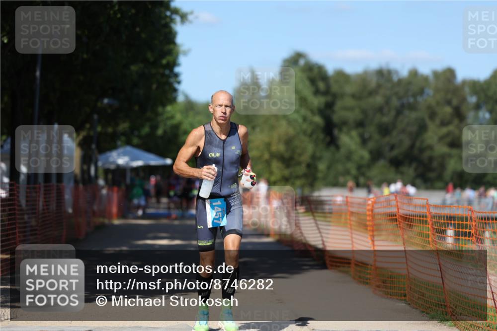 07.09.2025 - 19. Norderstedt Triathlon Michael Strokosch http://msf.ph/oto/8746282 07.09.2025 14:48:22 Laufen 1457 meine-sportfotos.de