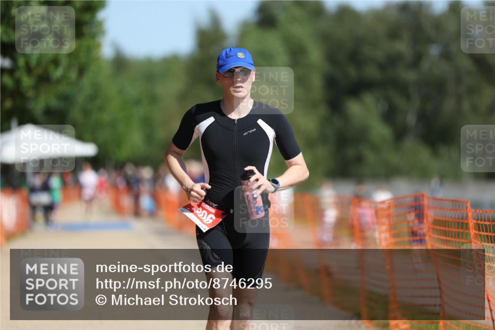 07.09.2025 - 19. Norderstedt Triathlon Michael Strokosch http://msf.ph/oto/8746295 07.09.2025 11:59:54 Laufen 306 meine-sportfotos.de