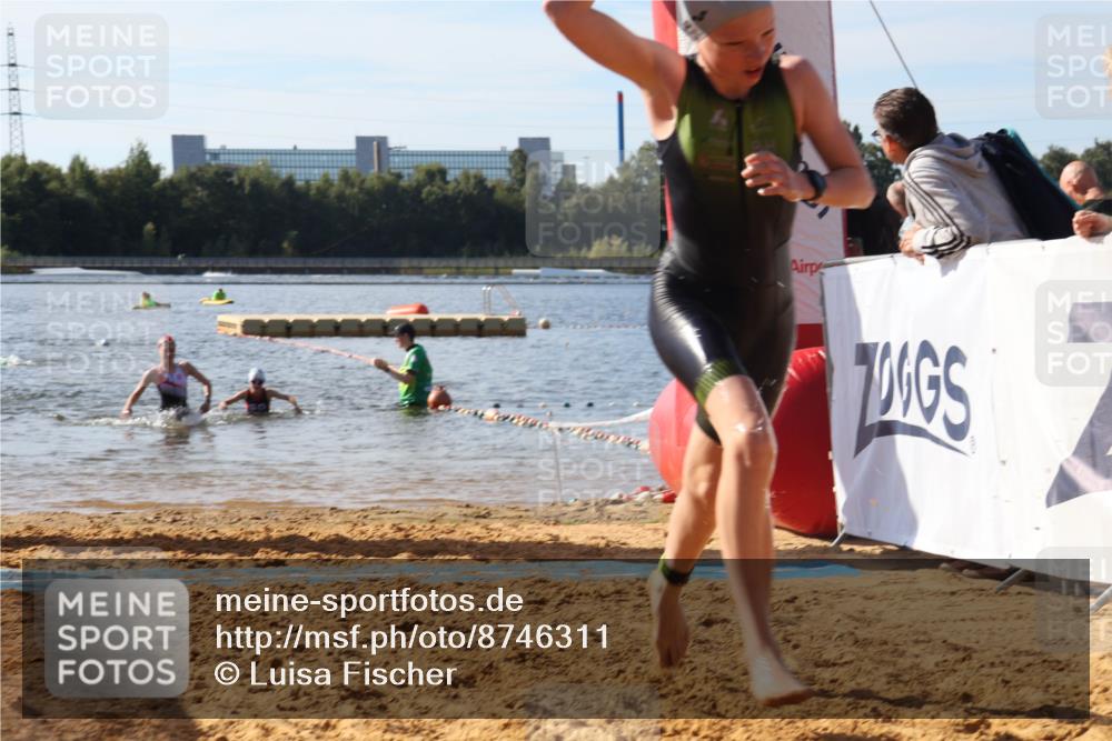 07.09.2025 - 19. Norderstedt Triathlon Luisa Fischer http://msf.ph/oto/8746311 07.09.2025 10:25:19 Schwimmen 77, 92, 106, 127, 650 meine-sportfotos.de