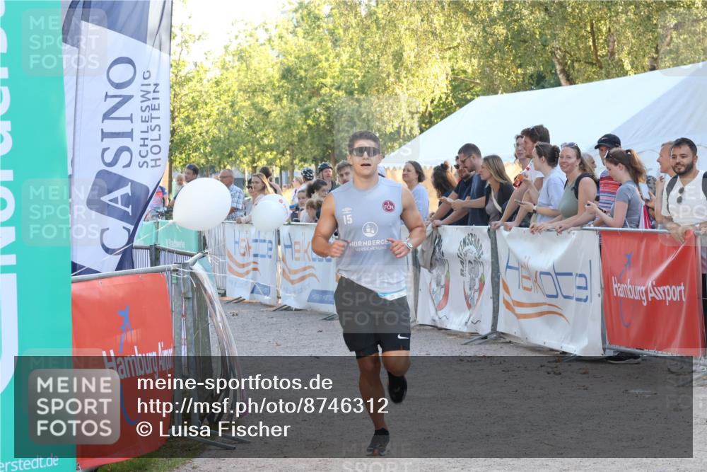 07.09.2025 - 19. Norderstedt Triathlon Luisa Fischer http://msf.ph/oto/8746312 07.09.2025 17:28:21 Ziel 378 meine-sportfotos.de