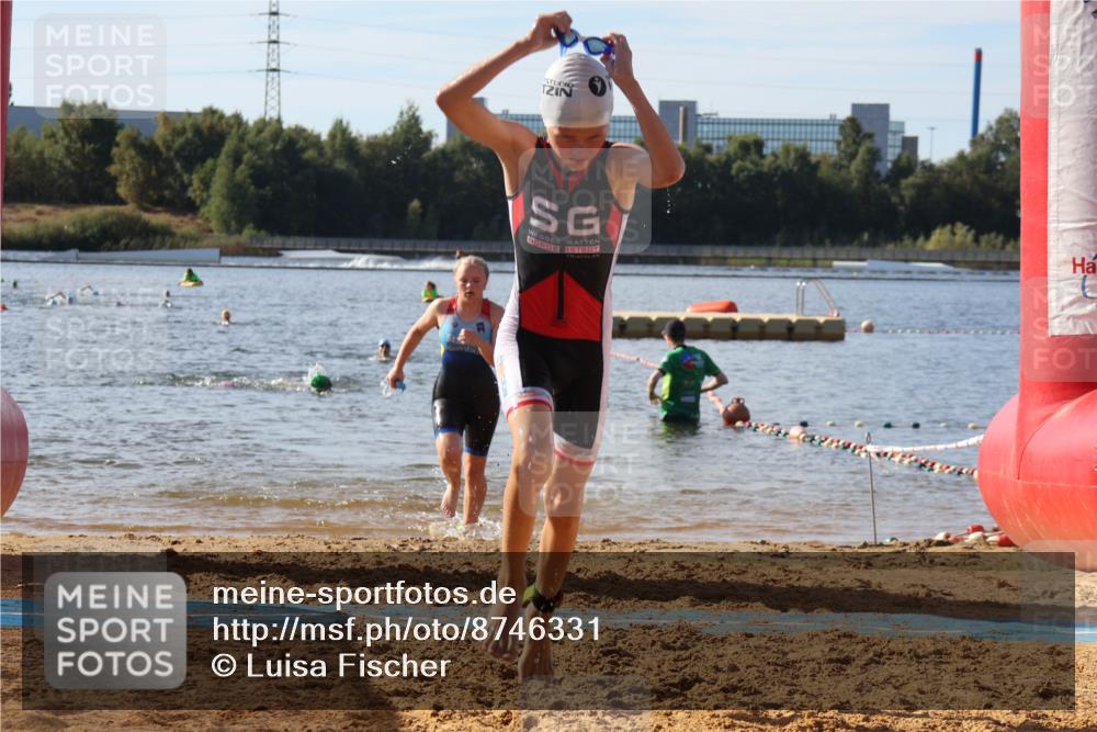 07.09.2025 - 19. Norderstedt Triathlon Luisa Fischer http://msf.ph/oto/8746331 07.09.2025 10:25:30 Schwimmen 67, 92, 129 meine-sportfotos.de