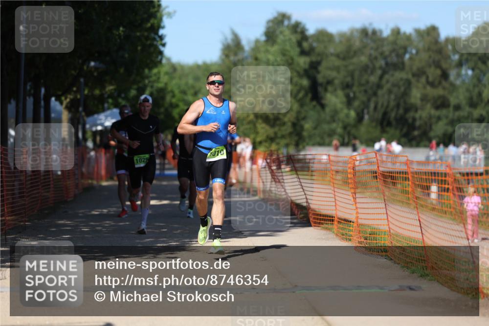 07.09.2025 - 19. Norderstedt Triathlon Michael Strokosch http://msf.ph/oto/8746354 07.09.2025 14:48:35 Laufen 911, 986, 997, 1010, 1025, 1039 meine-sportfotos.de