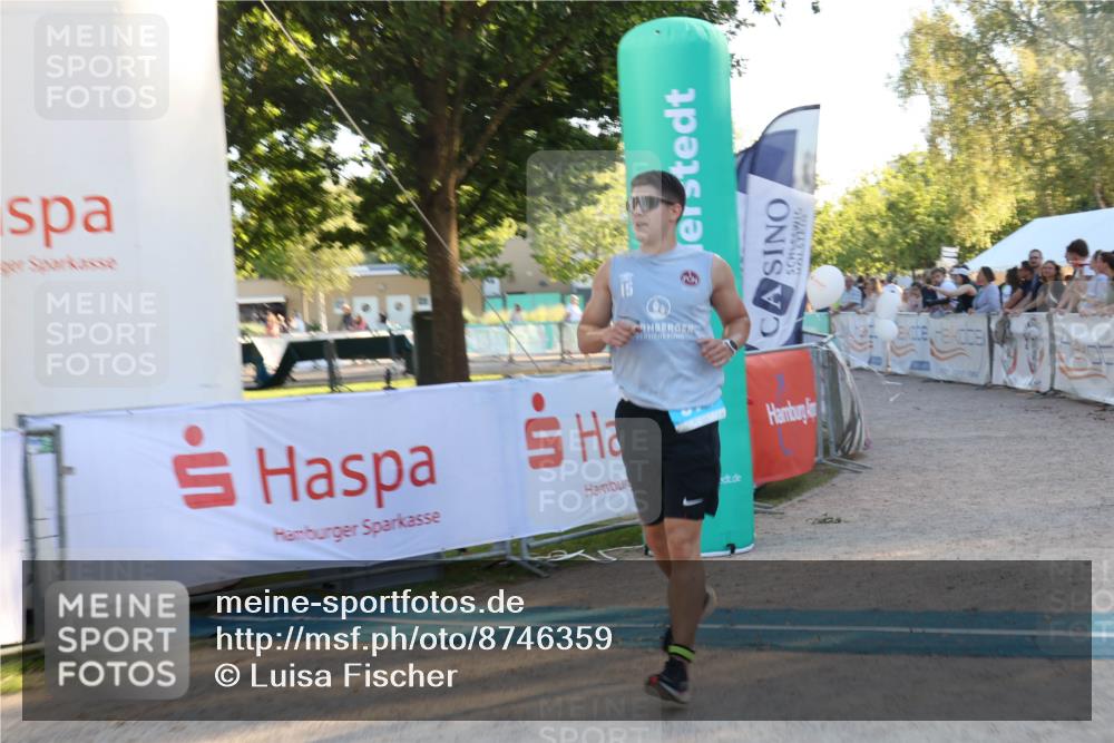 07.09.2025 - 19. Norderstedt Triathlon Luisa Fischer http://msf.ph/oto/8746359 07.09.2025 17:28:23 Ziel 378 meine-sportfotos.de
