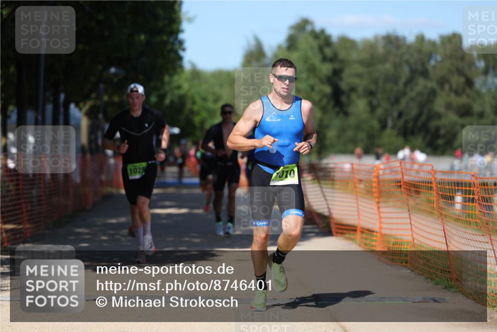 07.09.2025 - 19. Norderstedt Triathlon Michael Strokosch http://msf.ph/oto/8746401 07.09.2025 14:48:36 Laufen 911, 986, 997, 1010, 1025, 1039 meine-sportfotos.de