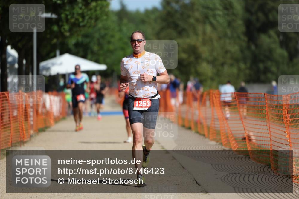 07.09.2025 - 19. Norderstedt Triathlon Michael Strokosch http://msf.ph/oto/8746423 07.09.2025 12:00:17 Laufen 714, 749, 1253 meine-sportfotos.de