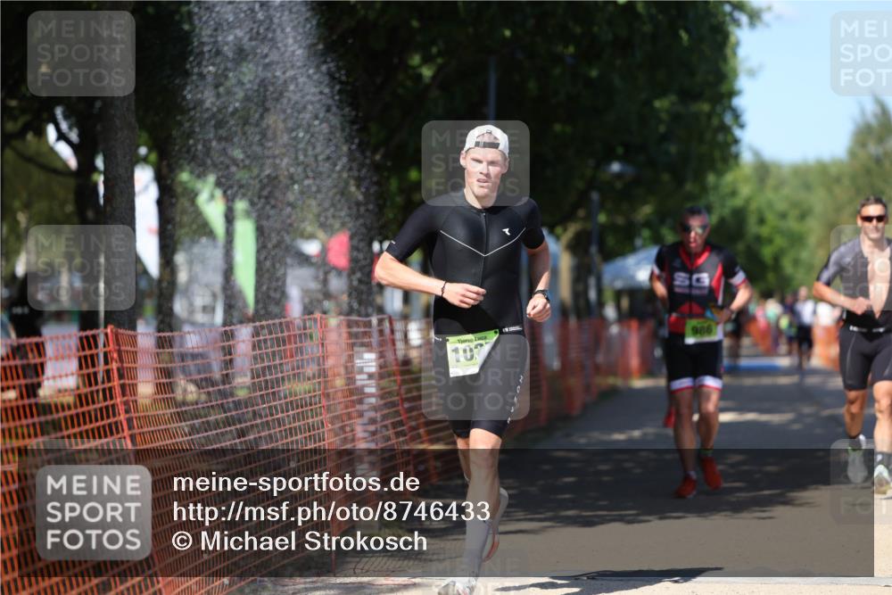 07.09.2025 - 19. Norderstedt Triathlon Michael Strokosch http://msf.ph/oto/8746433 07.09.2025 14:48:38 Laufen 911, 986, 997, 1010, 1025, 1039 meine-sportfotos.de