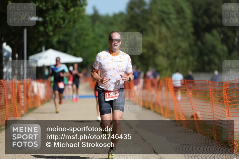 07.09.2025 - 19. Norderstedt Triathlon Michael Strokosch http://msf.ph/oto/8746435 07.09.2025 12:00:17 Laufen 714, 749, 1253 meine-sportfotos.de