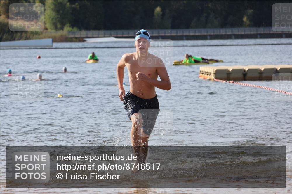 07.09.2025 - 19. Norderstedt Triathlon Luisa Fischer http://msf.ph/oto/8746517 07.09.2025 10:25:57 Schwimmen 99, 110, 693 meine-sportfotos.de