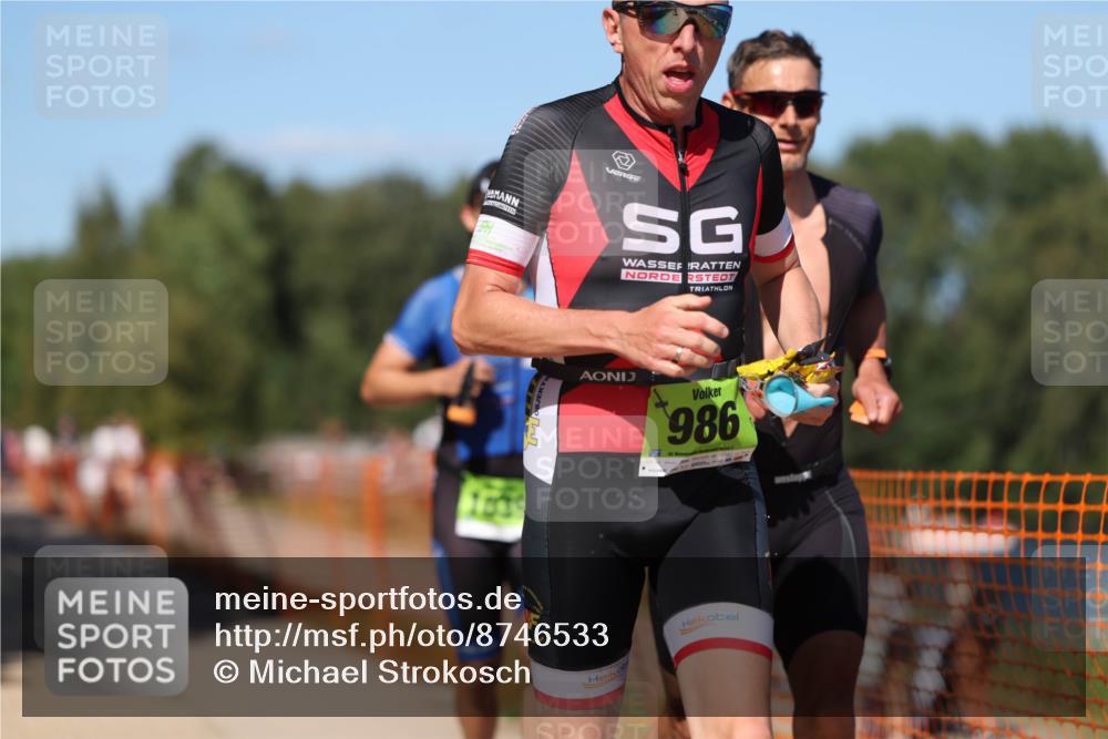 07.09.2025 - 19. Norderstedt Triathlon Michael Strokosch http://msf.ph/oto/8746533 07.09.2025 14:48:42 Laufen 911, 965, 986, 997, 1025, 1039 meine-sportfotos.de