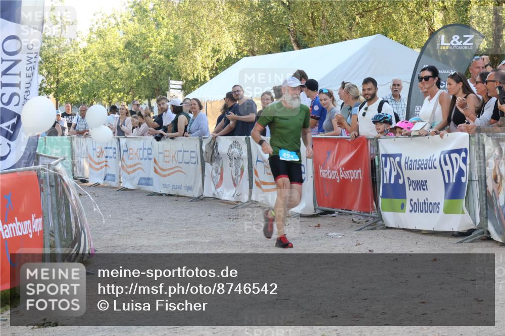 07.09.2025 - 19. Norderstedt Triathlon Luisa Fischer http://msf.ph/oto/8746542 07.09.2025 17:29:01 Ziel  meine-sportfotos.de