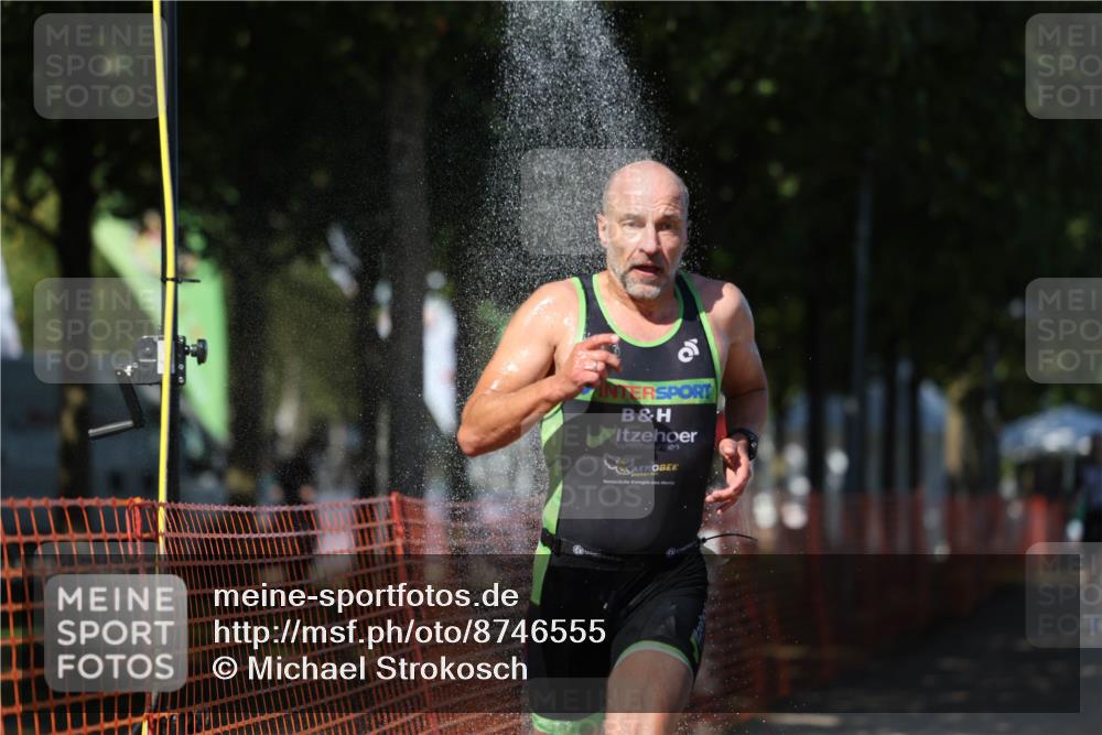 07.09.2025 - 19. Norderstedt Triathlon Michael Strokosch http://msf.ph/oto/8746555 07.09.2025 14:48:44 Laufen 911, 965, 986, 997, 1039 meine-sportfotos.de