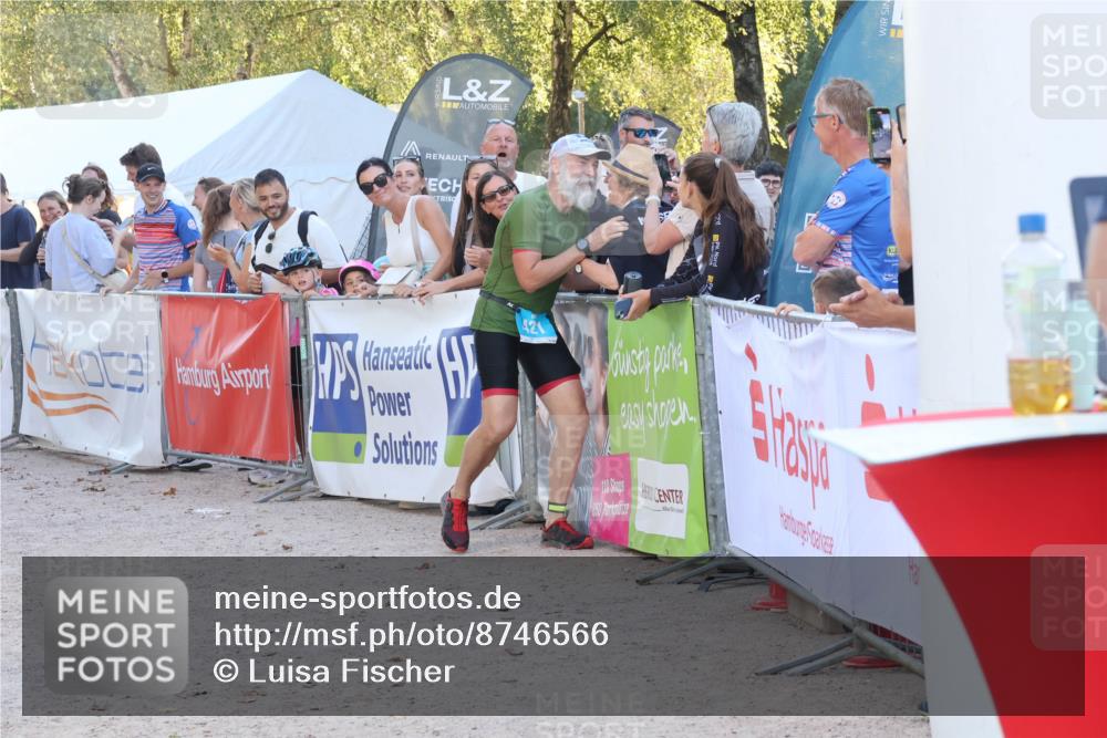 07.09.2025 - 19. Norderstedt Triathlon Luisa Fischer http://msf.ph/oto/8746566 07.09.2025 17:29:03 Ziel 421 meine-sportfotos.de