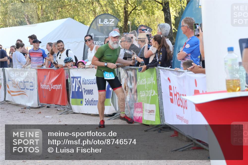 07.09.2025 - 19. Norderstedt Triathlon Luisa Fischer http://msf.ph/oto/8746574 07.09.2025 17:29:03 Ziel 421 meine-sportfotos.de