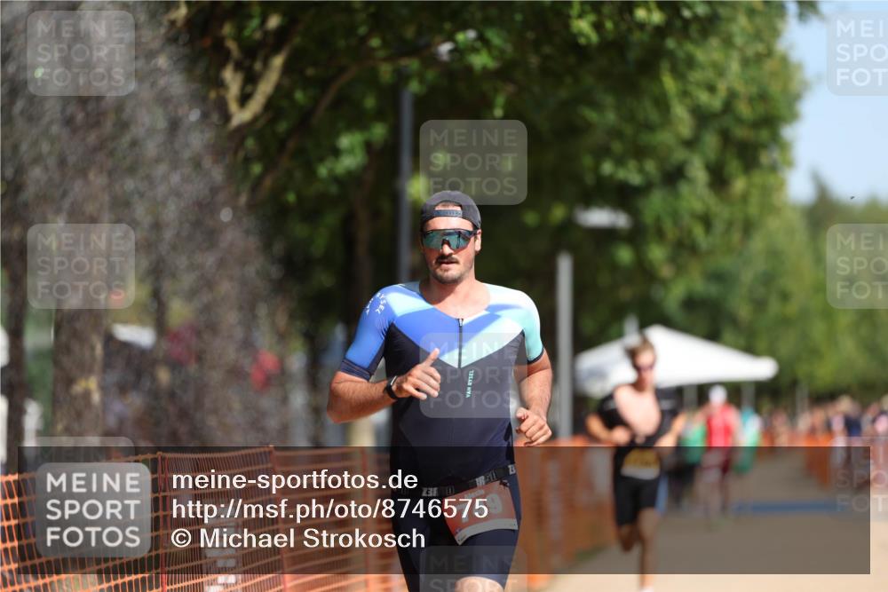 07.09.2025 - 19. Norderstedt Triathlon Michael Strokosch http://msf.ph/oto/8746575 07.09.2025 12:00:25 Laufen 714, 749, 1184 meine-sportfotos.de