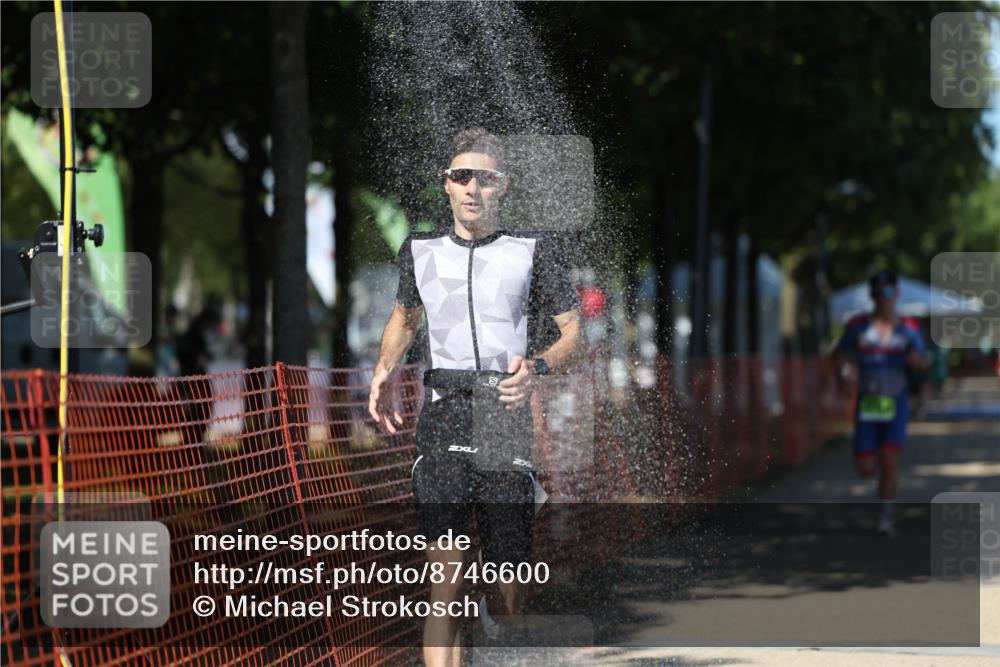 07.09.2025 - 19. Norderstedt Triathlon Michael Strokosch http://msf.ph/oto/8746600 07.09.2025 14:48:50 Laufen 965, 999, 1018 meine-sportfotos.de