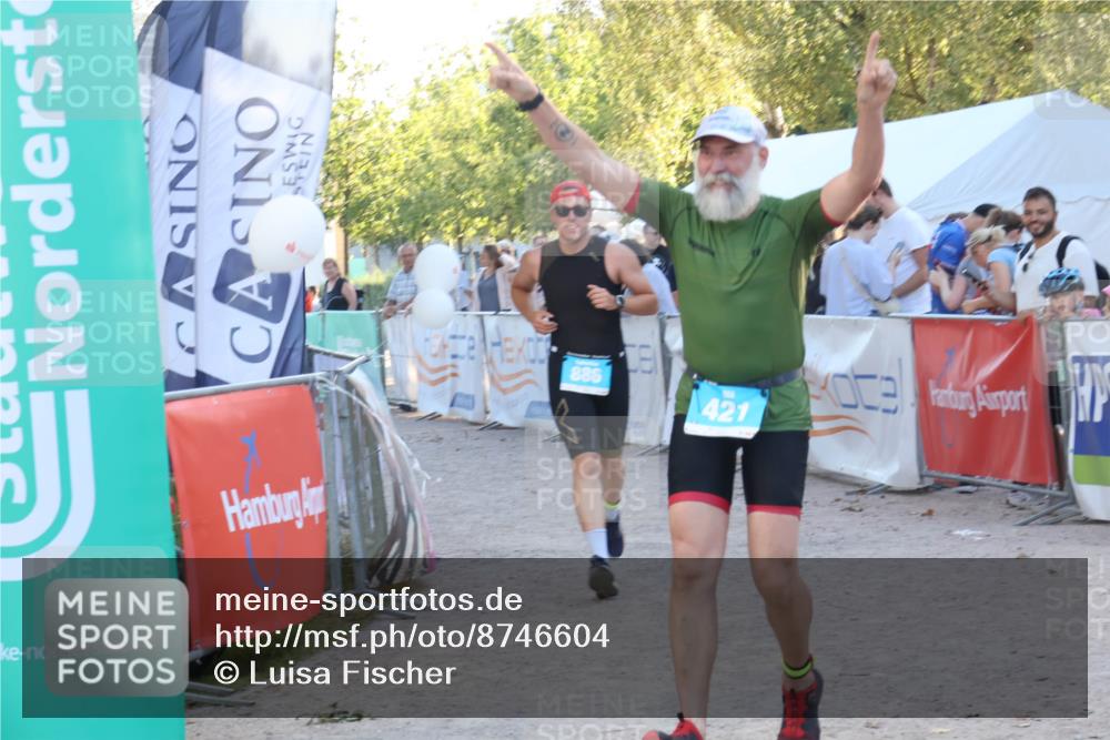 07.09.2025 - 19. Norderstedt Triathlon Luisa Fischer http://msf.ph/oto/8746604 07.09.2025 17:29:06 Ziel 421, 886 meine-sportfotos.de