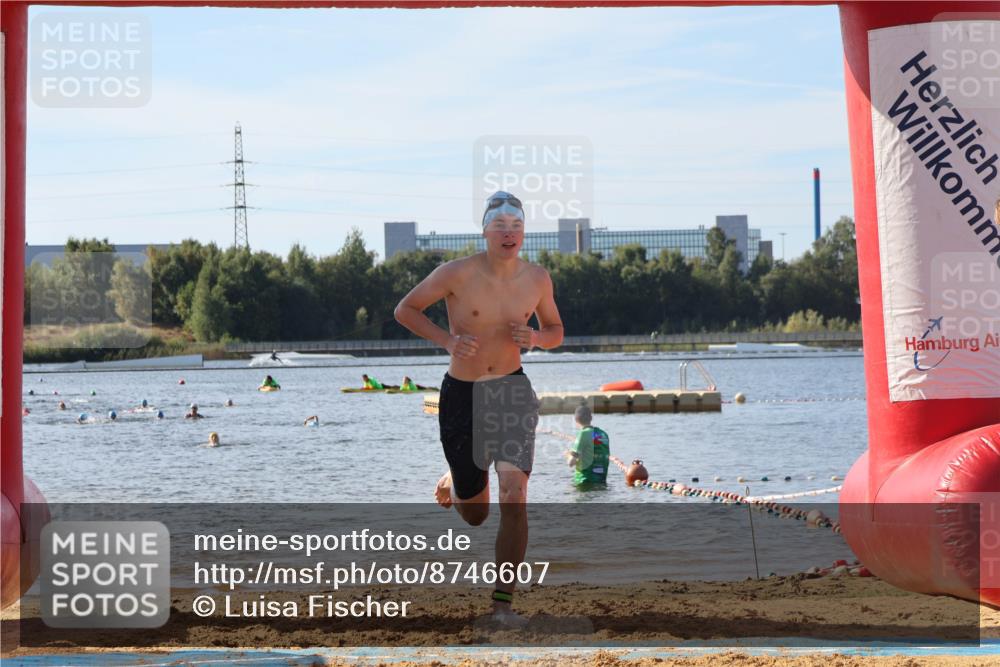 07.09.2025 - 19. Norderstedt Triathlon Luisa Fischer http://msf.ph/oto/8746607 07.09.2025 10:26:00 Schwimmen 99, 110, 693 meine-sportfotos.de