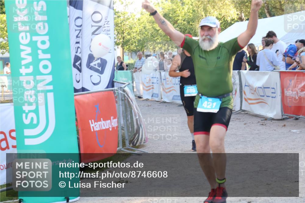 07.09.2025 - 19. Norderstedt Triathlon Luisa Fischer http://msf.ph/oto/8746608 07.09.2025 17:29:06 Ziel 421, 886 meine-sportfotos.de