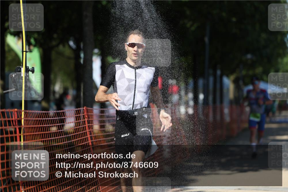 07.09.2025 - 19. Norderstedt Triathlon Michael Strokosch http://msf.ph/oto/8746609 07.09.2025 14:48:50 Laufen 965, 999, 1018 meine-sportfotos.de