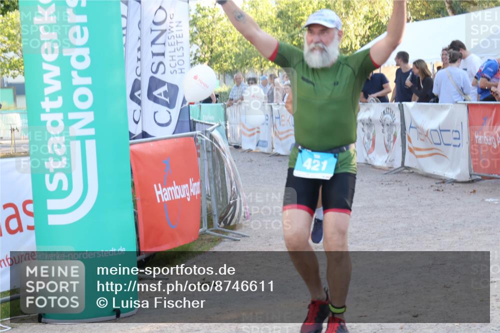 07.09.2025 - 19. Norderstedt Triathlon Luisa Fischer http://msf.ph/oto/8746611 07.09.2025 17:29:06 Ziel 421, 886 meine-sportfotos.de