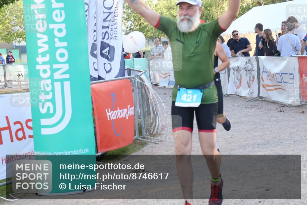 07.09.2025 - 19. Norderstedt Triathlon Luisa Fischer http://msf.ph/oto/8746617 07.09.2025 17:29:06 Ziel 421, 886 meine-sportfotos.de