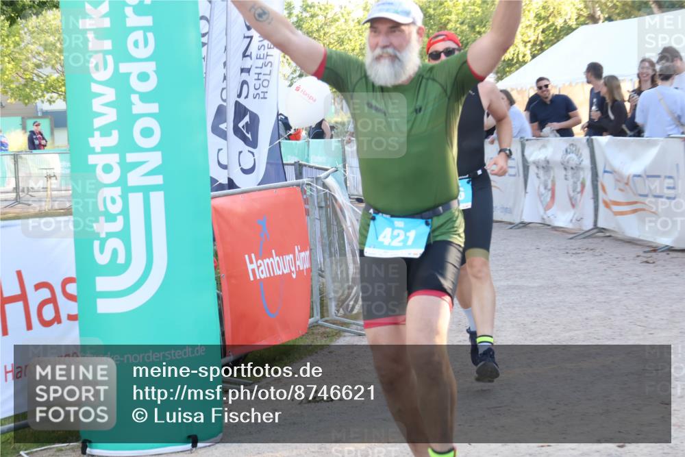 07.09.2025 - 19. Norderstedt Triathlon Luisa Fischer http://msf.ph/oto/8746621 07.09.2025 17:29:07 Ziel 421, 886 meine-sportfotos.de
