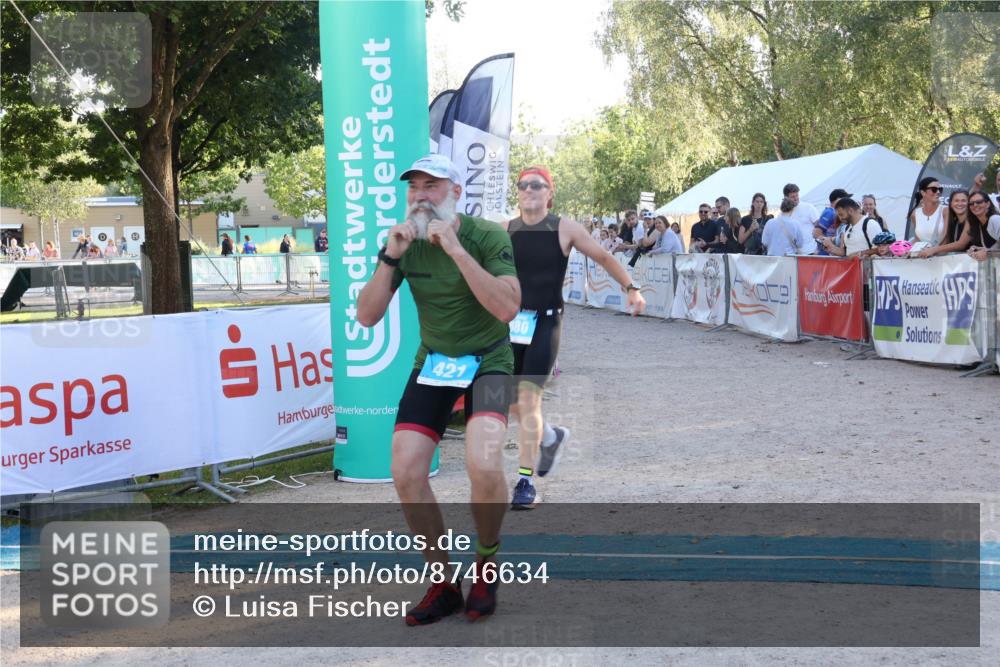 07.09.2025 - 19. Norderstedt Triathlon Luisa Fischer http://msf.ph/oto/8746634 07.09.2025 17:29:08 Ziel 421, 886 meine-sportfotos.de