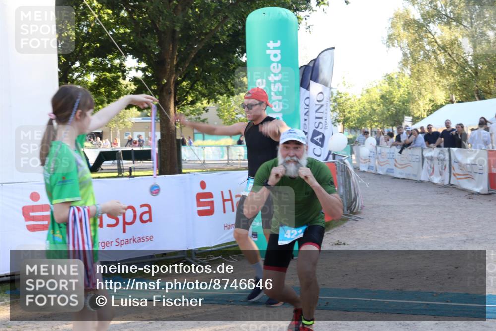 07.09.2025 - 19. Norderstedt Triathlon Luisa Fischer http://msf.ph/oto/8746646 07.09.2025 17:29:09 Ziel 421, 886 meine-sportfotos.de