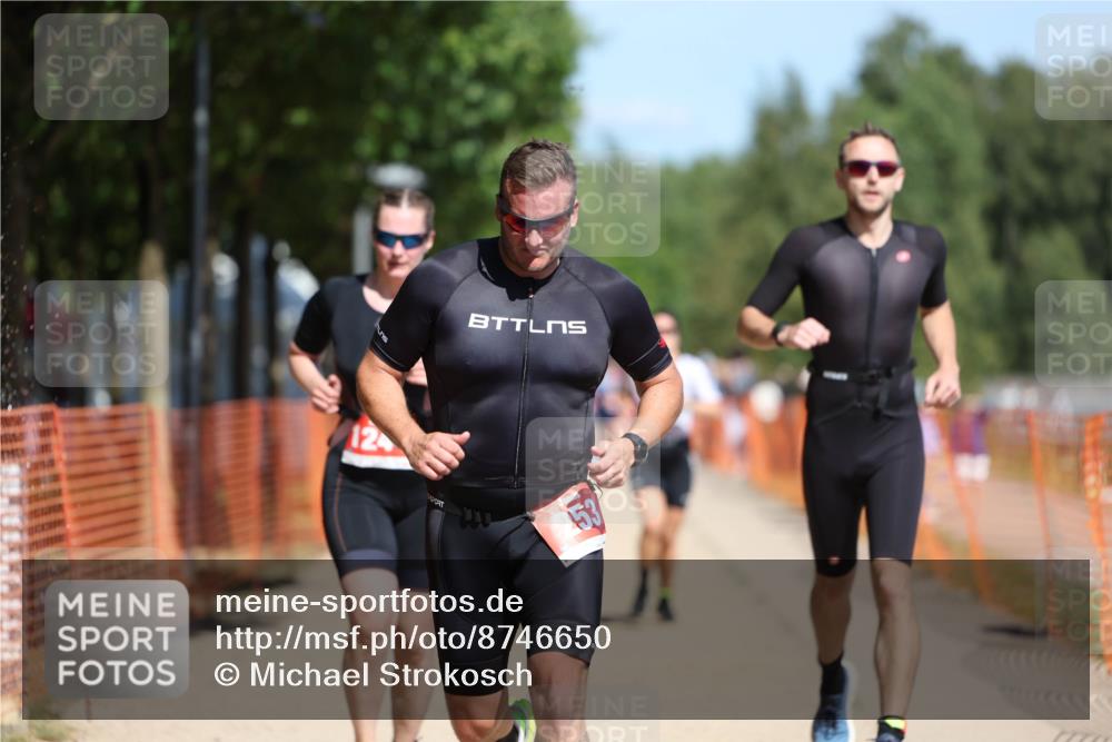 07.09.2025 - 19. Norderstedt Triathlon Michael Strokosch http://msf.ph/oto/8746650 07.09.2025 12:37:07 Laufen 253, 260, 280, 738, 861, 1244 meine-sportfotos.de