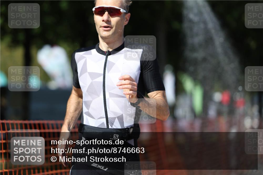07.09.2025 - 19. Norderstedt Triathlon Michael Strokosch http://msf.ph/oto/8746663 07.09.2025 14:48:51 Laufen 965, 999, 1018 meine-sportfotos.de