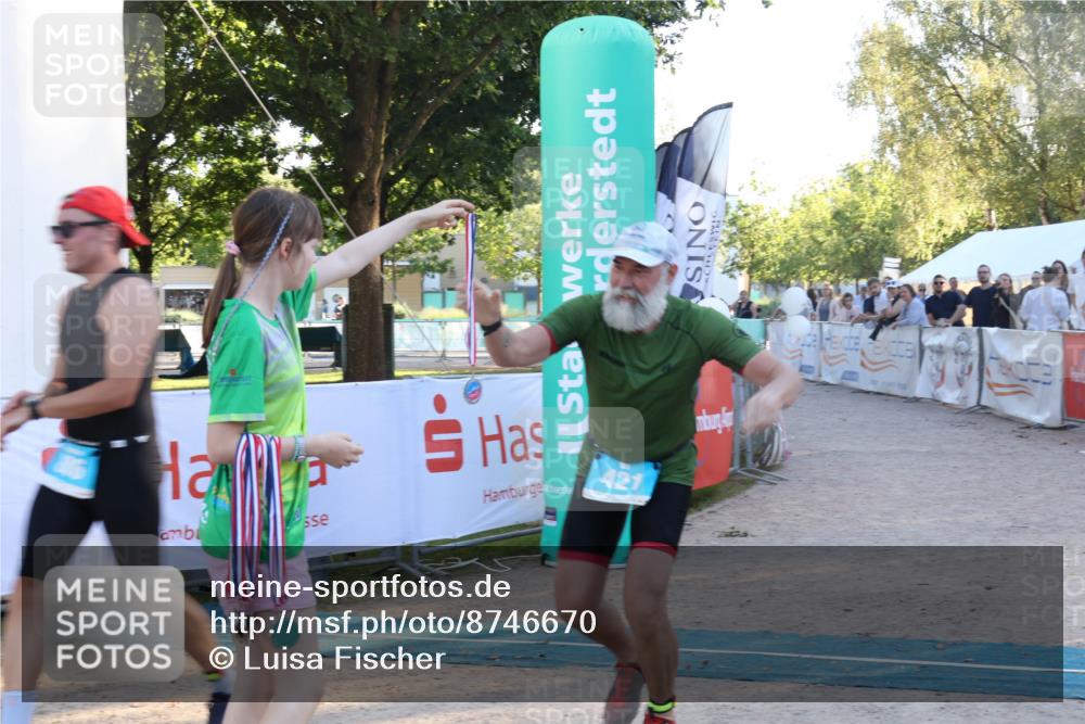 07.09.2025 - 19. Norderstedt Triathlon Luisa Fischer http://msf.ph/oto/8746670 07.09.2025 17:29:10 Ziel 421, 886 meine-sportfotos.de