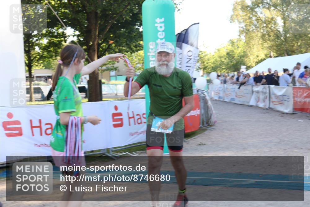 07.09.2025 - 19. Norderstedt Triathlon Luisa Fischer http://msf.ph/oto/8746680 07.09.2025 17:29:11 Ziel 421, 886 meine-sportfotos.de