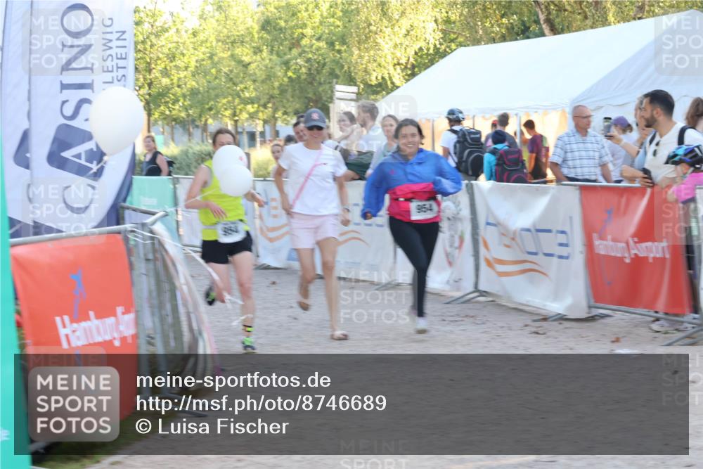07.09.2025 - 19. Norderstedt Triathlon Luisa Fischer http://msf.ph/oto/8746689 07.09.2025 17:29:50 Ziel 954 meine-sportfotos.de