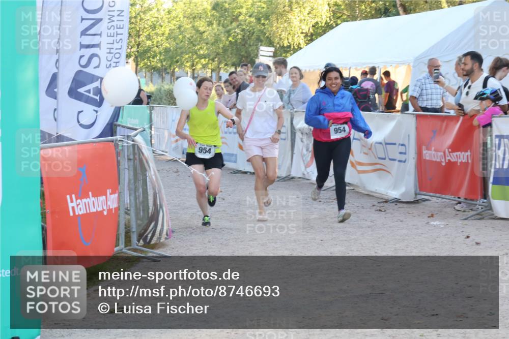 07.09.2025 - 19. Norderstedt Triathlon Luisa Fischer http://msf.ph/oto/8746693 07.09.2025 17:29:50 Ziel 954 meine-sportfotos.de