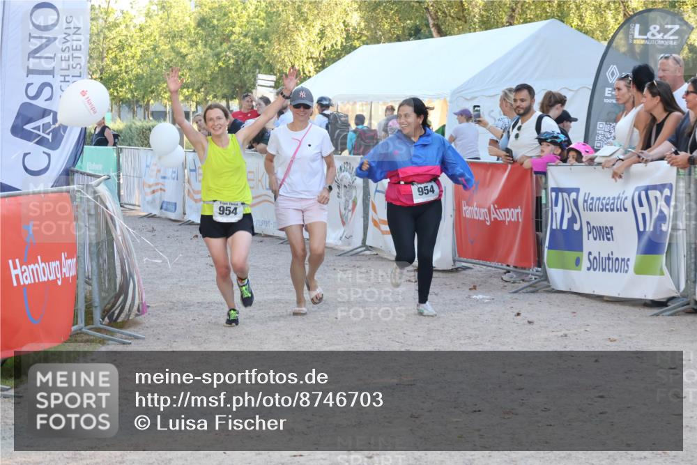 07.09.2025 - 19. Norderstedt Triathlon Luisa Fischer http://msf.ph/oto/8746703 07.09.2025 17:29:51 Ziel 954 meine-sportfotos.de
