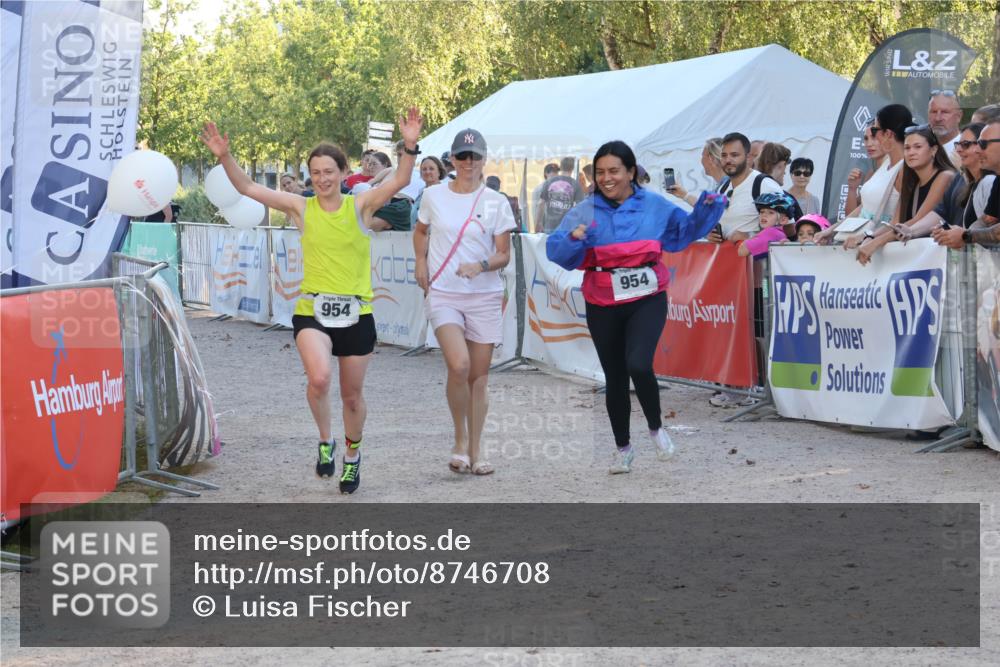 07.09.2025 - 19. Norderstedt Triathlon Luisa Fischer http://msf.ph/oto/8746708 07.09.2025 17:29:52 Ziel 954 meine-sportfotos.de