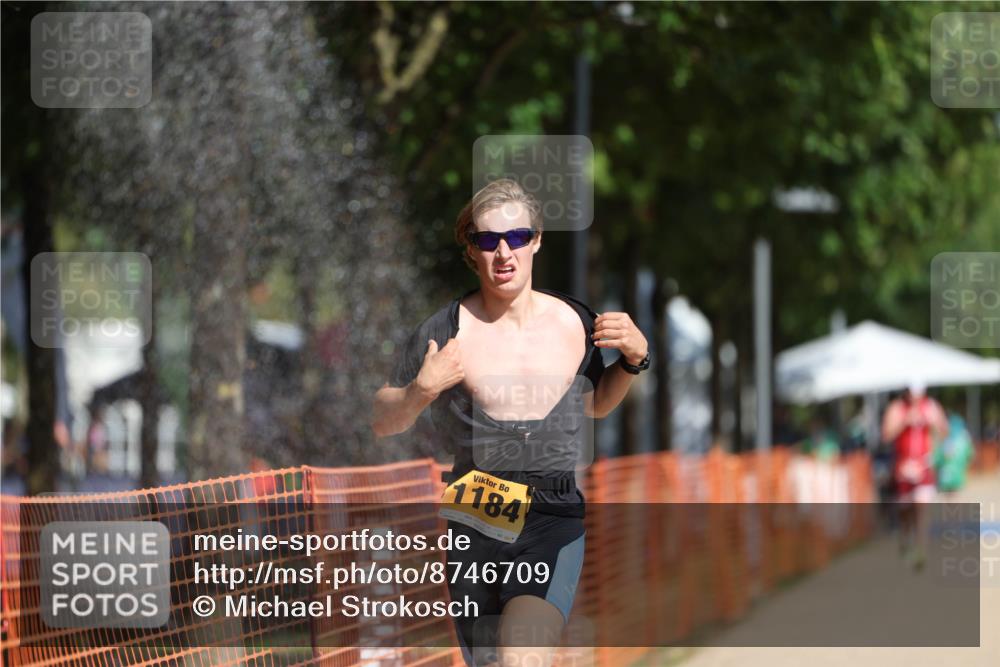 07.09.2025 - 19. Norderstedt Triathlon Michael Strokosch http://msf.ph/oto/8746709 07.09.2025 12:00:29 Laufen 714, 749, 1184 meine-sportfotos.de