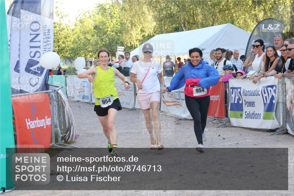 07.09.2025 - 19. Norderstedt Triathlon Luisa Fischer http://msf.ph/oto/8746713 07.09.2025 17:29:52 Ziel 954 meine-sportfotos.de