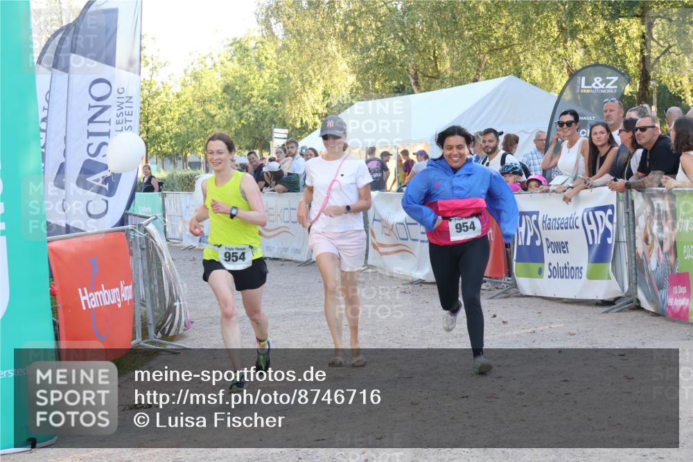 07.09.2025 - 19. Norderstedt Triathlon Luisa Fischer http://msf.ph/oto/8746716 07.09.2025 17:29:52 Ziel 954 meine-sportfotos.de
