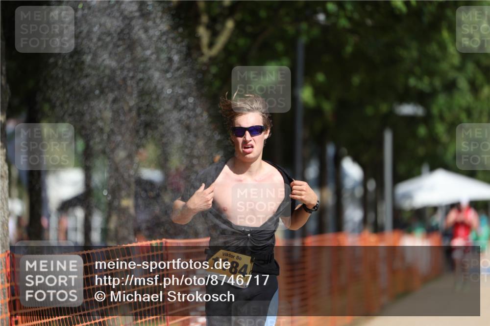 07.09.2025 - 19. Norderstedt Triathlon Michael Strokosch http://msf.ph/oto/8746717 07.09.2025 12:00:29 Laufen 714, 749, 1184 meine-sportfotos.de